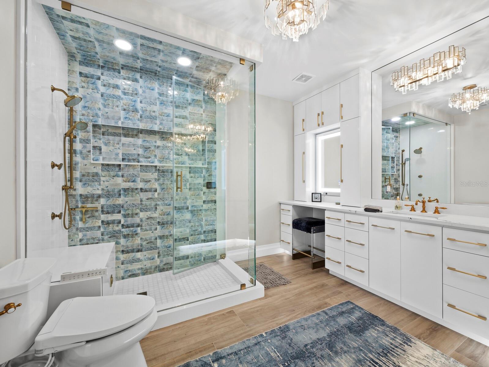 L ELEGANCE ON LIDO BEACH - Residential