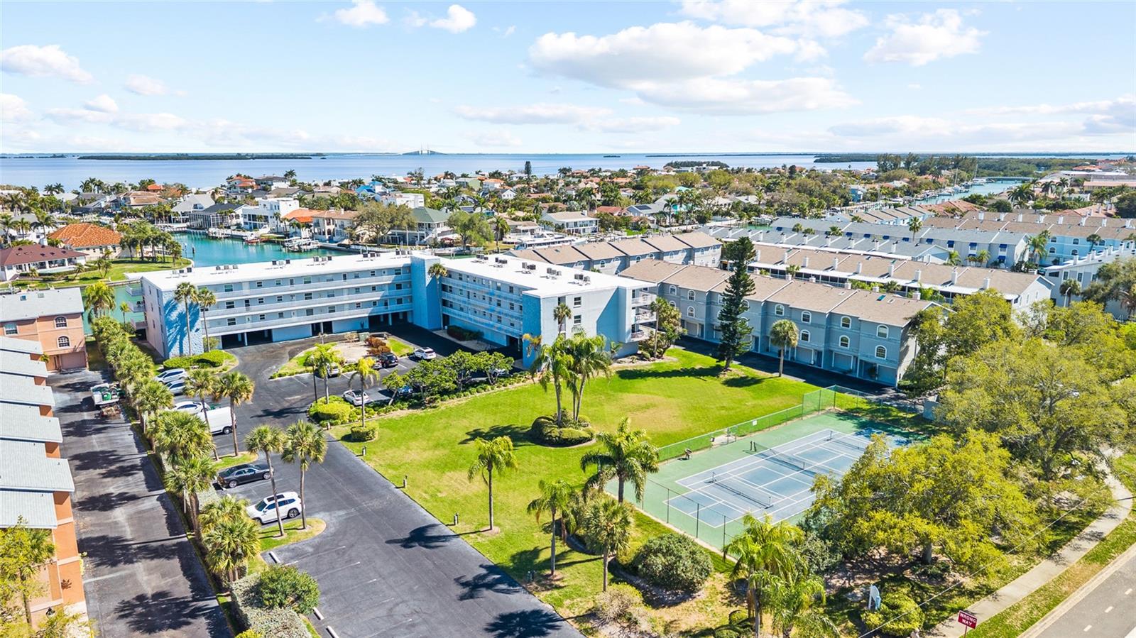 TIERRA I CONDO - Residential