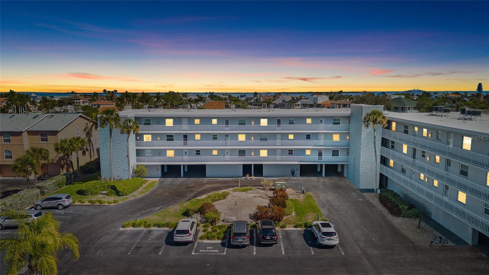 TIERRA I CONDO - Residential