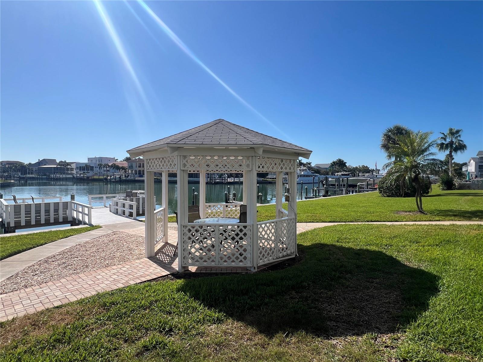 TIERRA I CONDO - Residential