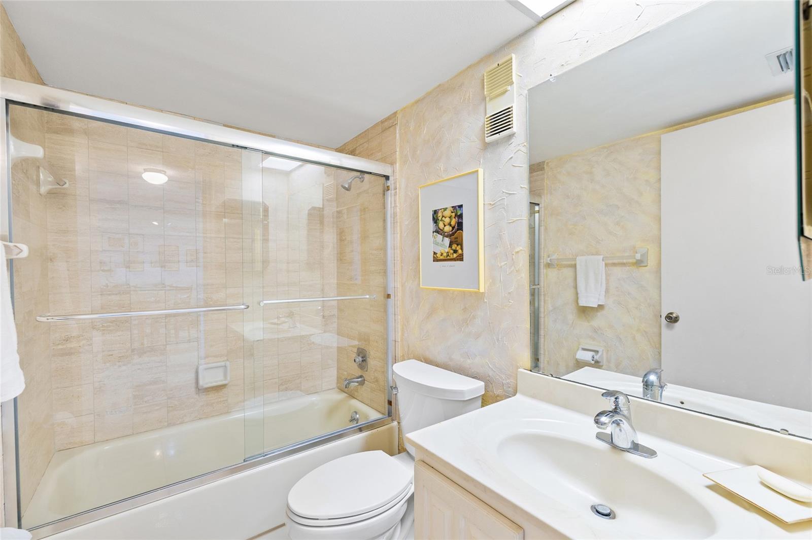 TIERRA I CONDO - Residential