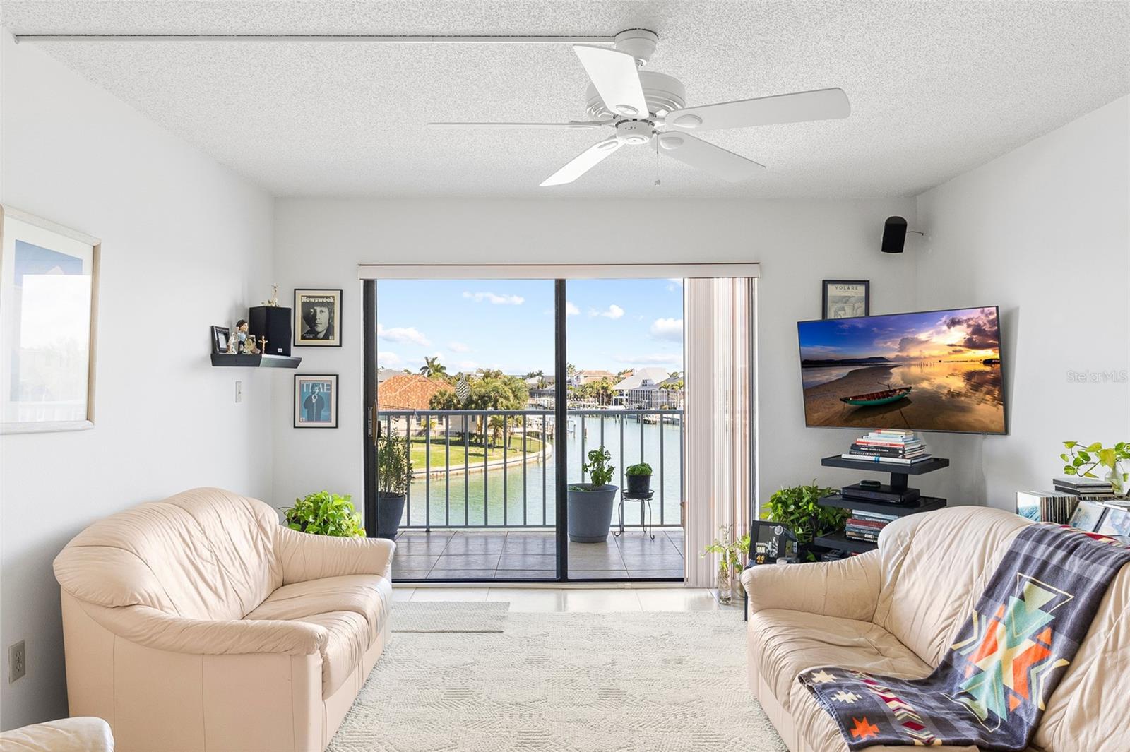 TIERRA I CONDO - Residential