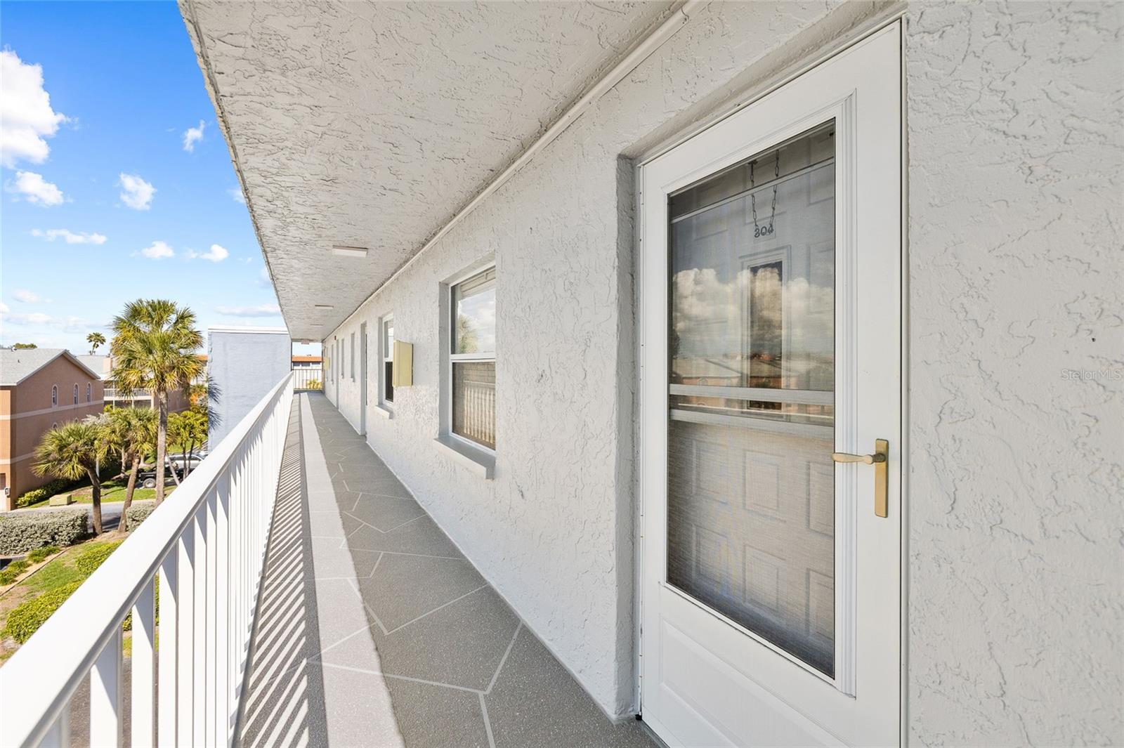 TIERRA I CONDO - Residential