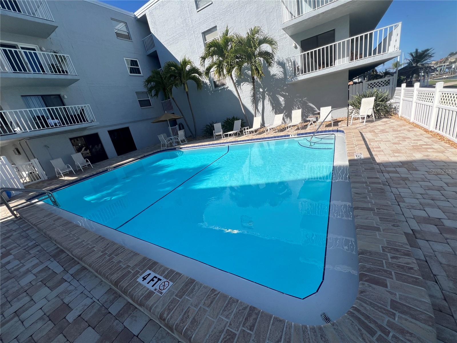 TIERRA I CONDO - Residential