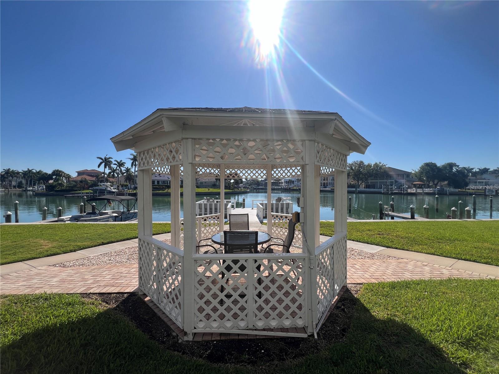 TIERRA I CONDO - Residential