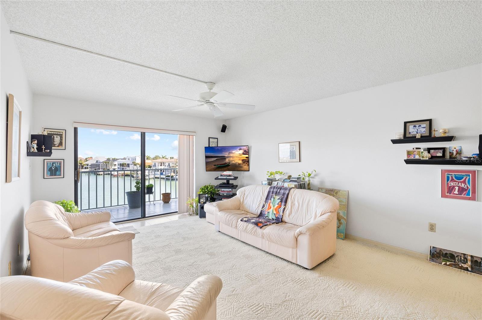 TIERRA I CONDO - Residential