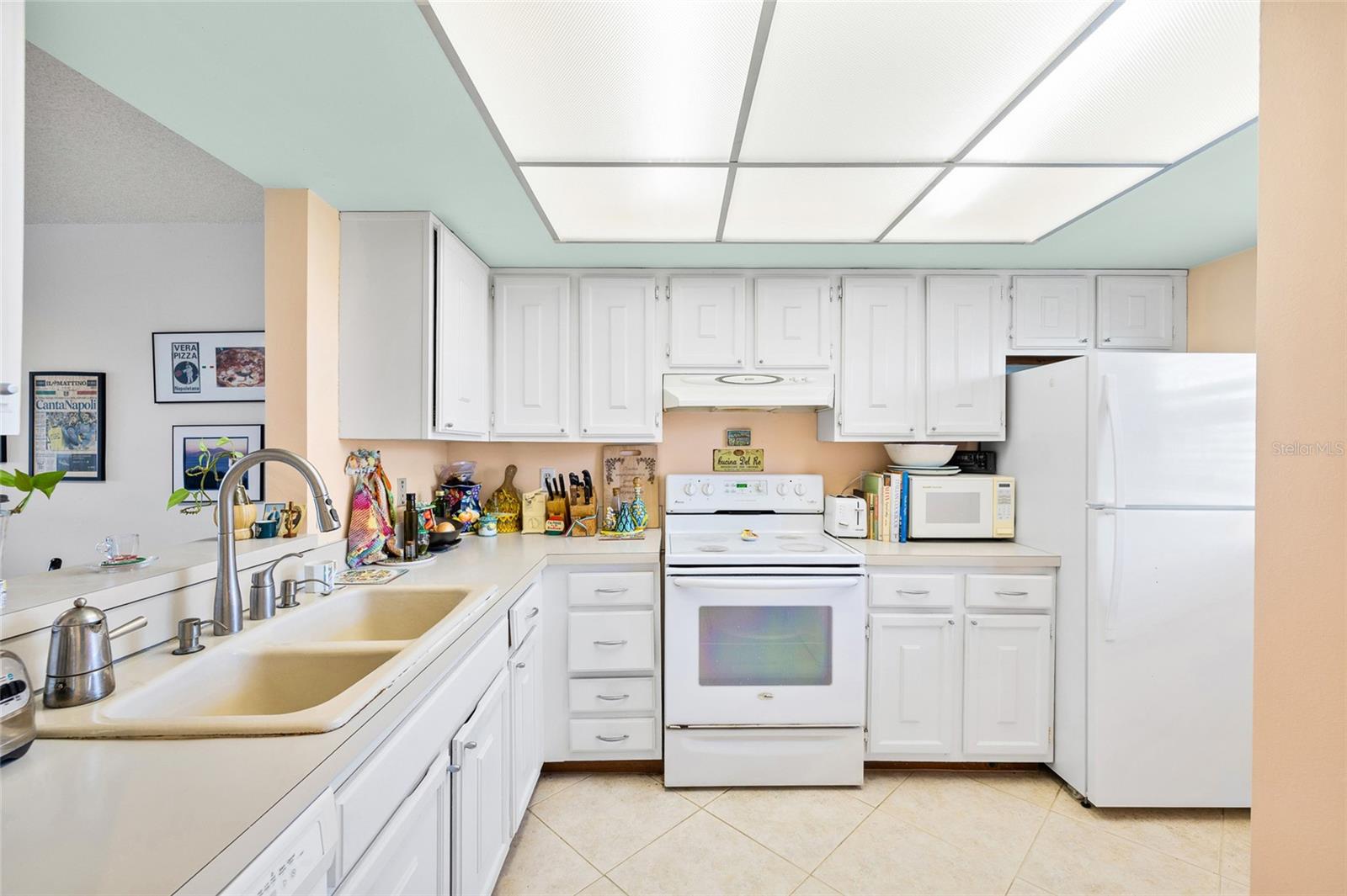 TIERRA I CONDO - Residential