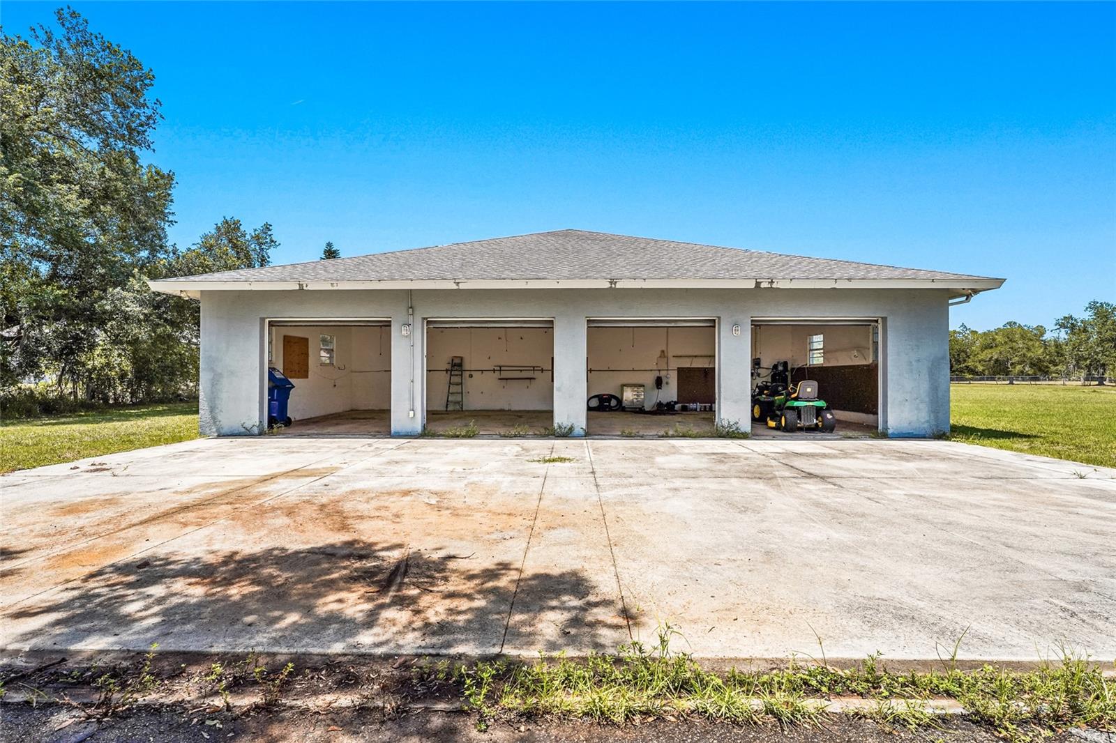 5650 CHURCHILL DOWNS ROAD