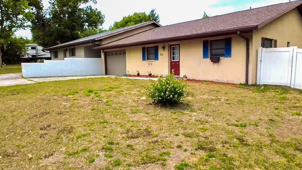 Photo of 700 W Dampier Street, Inverness, FL 34450 (MLS # W7885681)