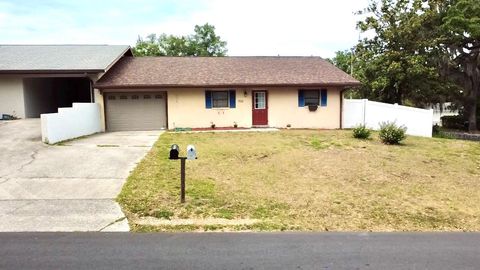 Photo of 700 W Dampier Street, Inverness, FL 34450 (MLS # W7885681)