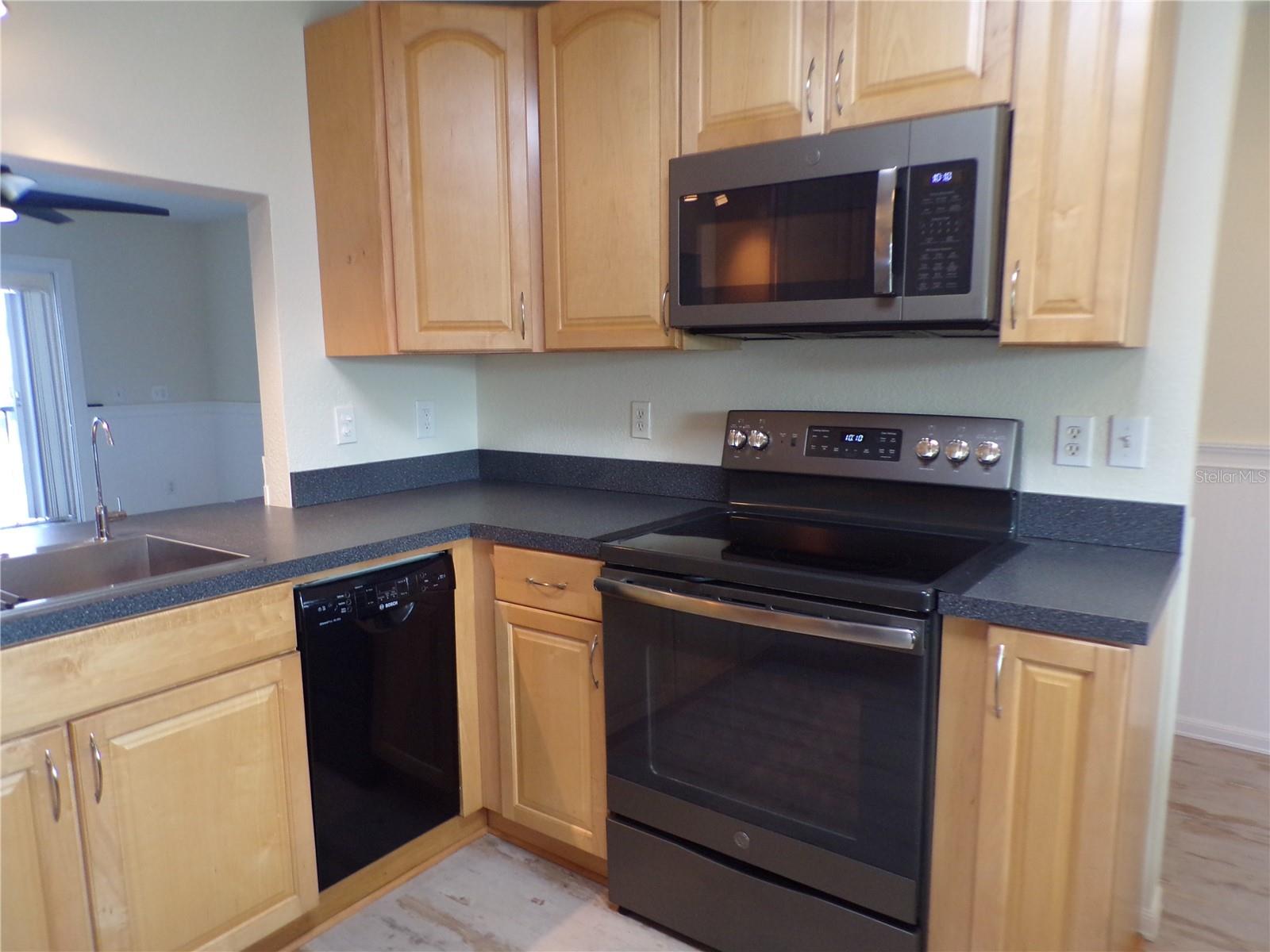 LAGOON CONDOMINIMUM - Residential Lease