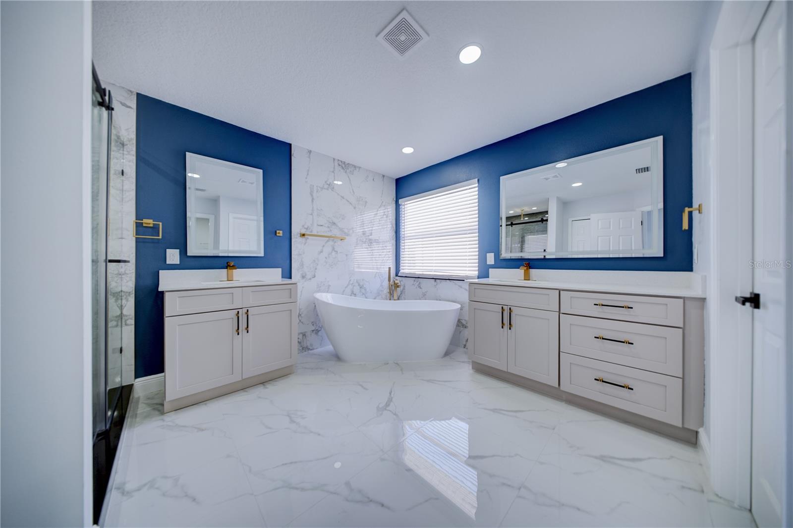 BRIGHTON LAKES - Residential