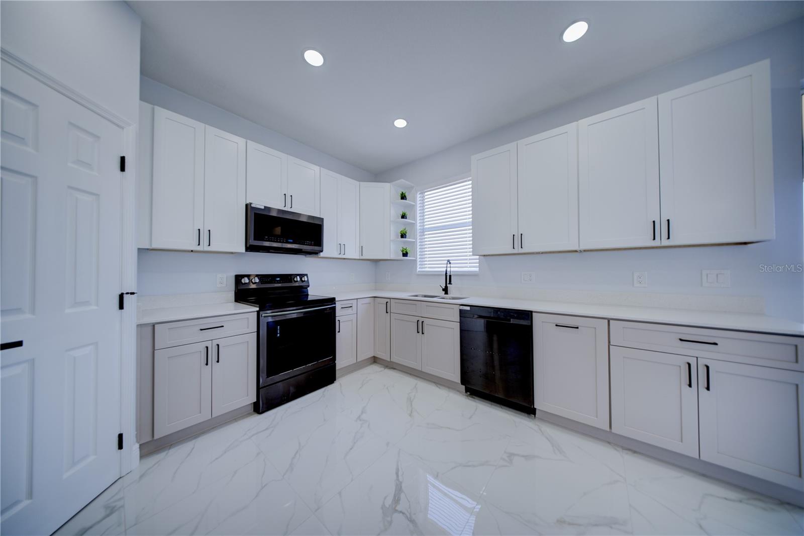 BRIGHTON LAKES - Residential