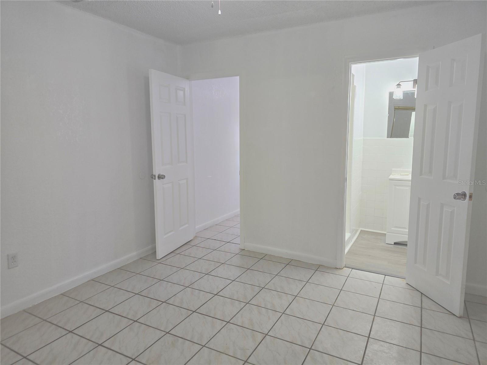 JOHN H DREWS FIRST EXT - Residential Lease