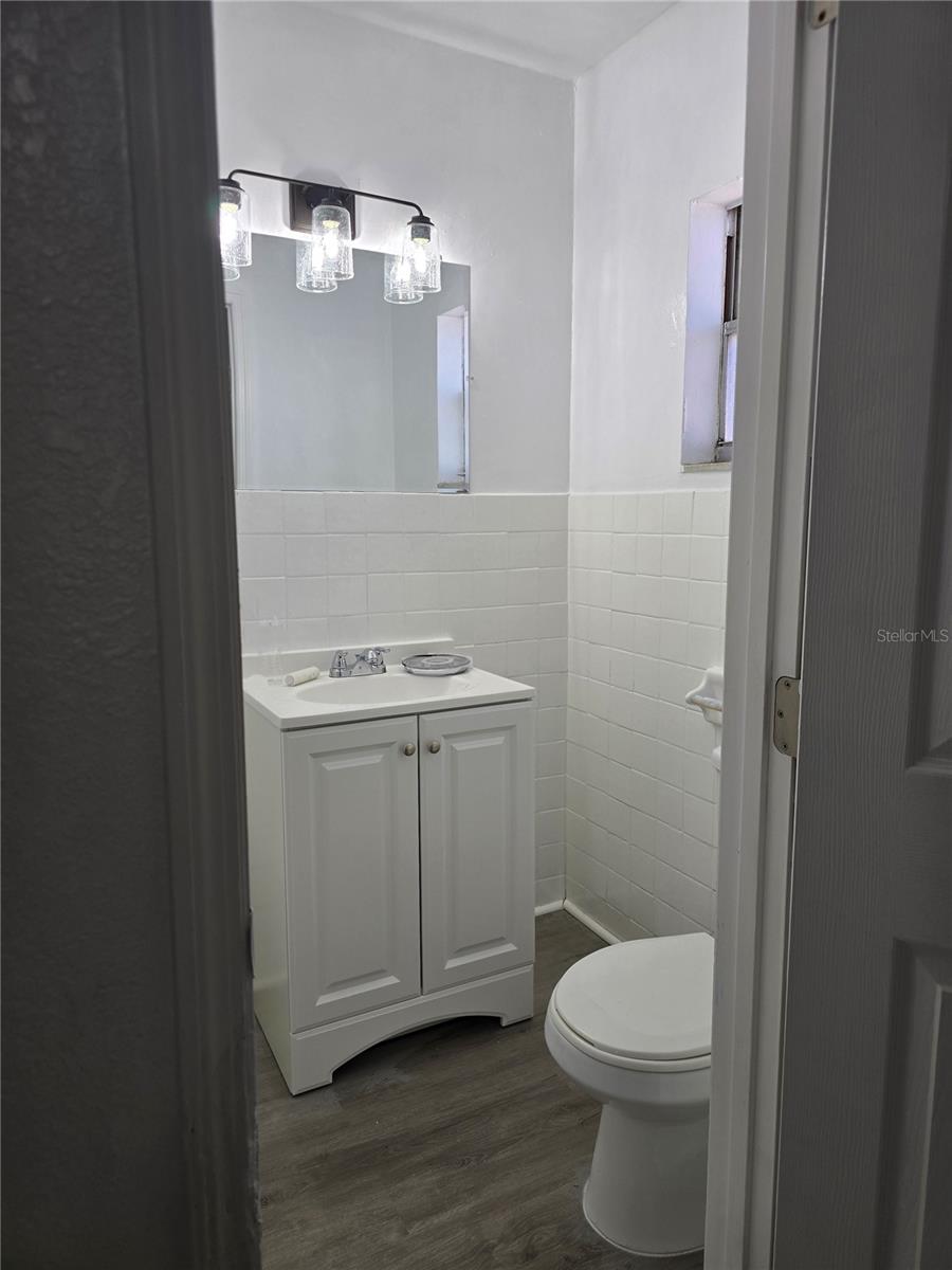 JOHN H DREWS FIRST EXT - Residential Lease