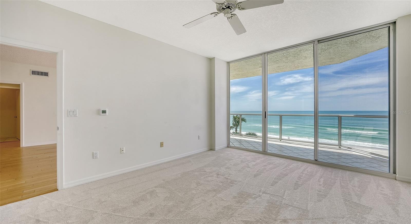 L ELEGANCE ON LIDO BEACH - Residential