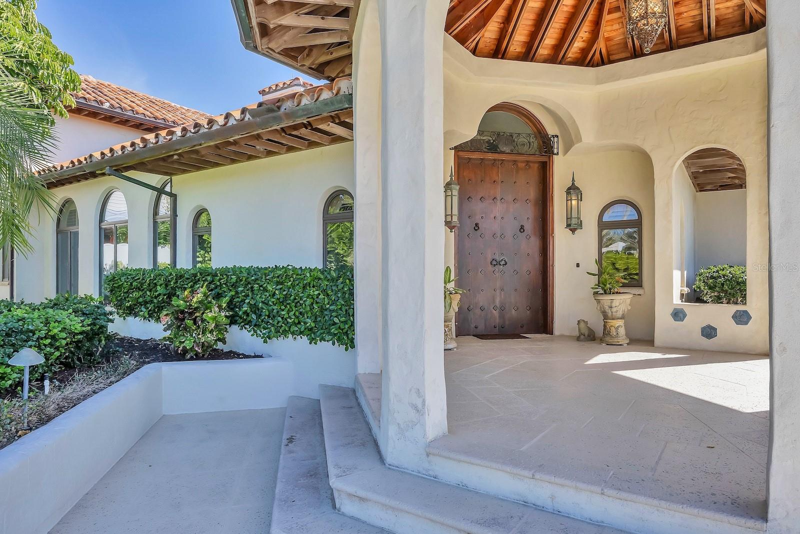 1500 E RAILROAD AVENUE