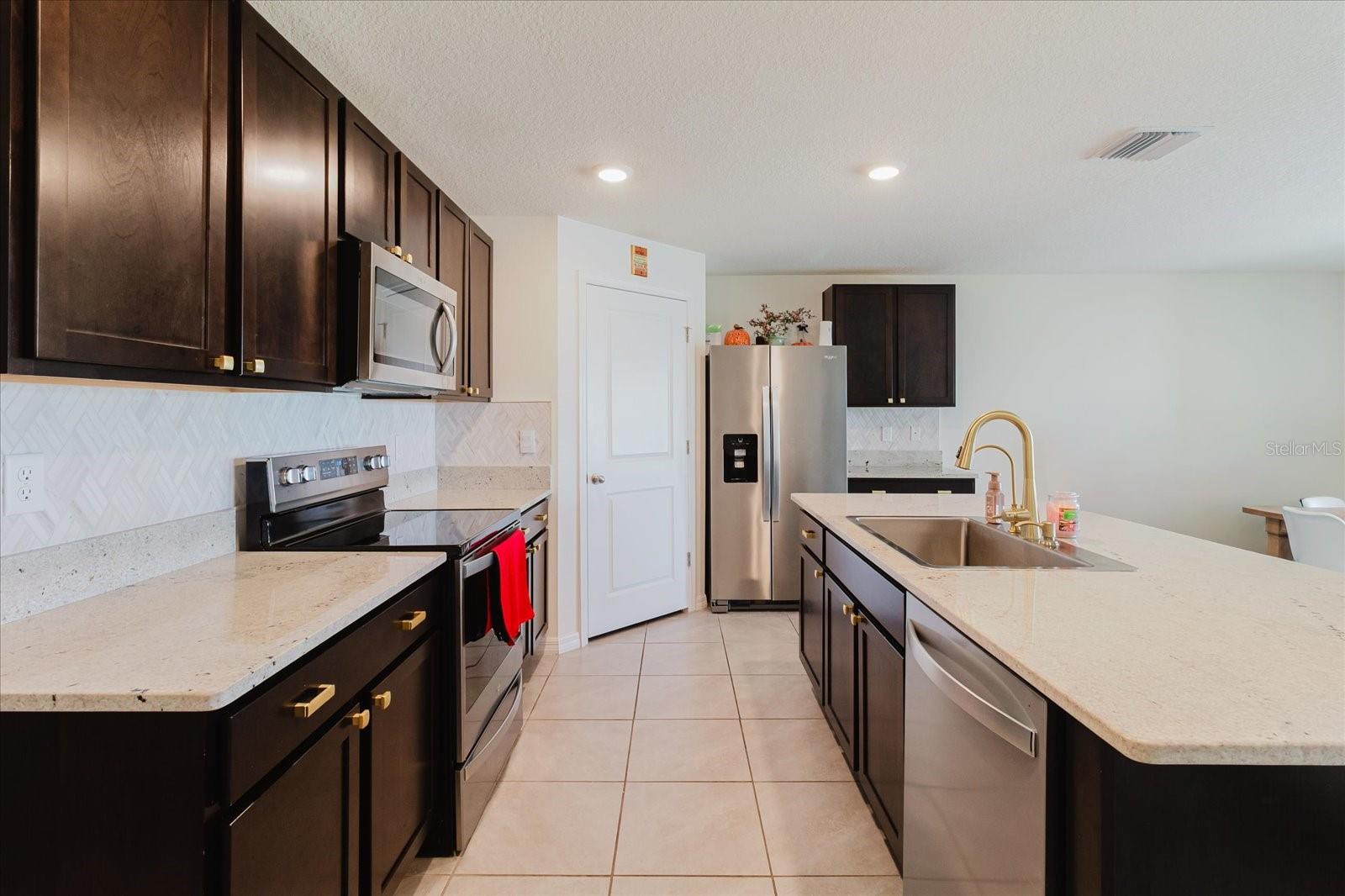 BERRY BAY SUB - Residential