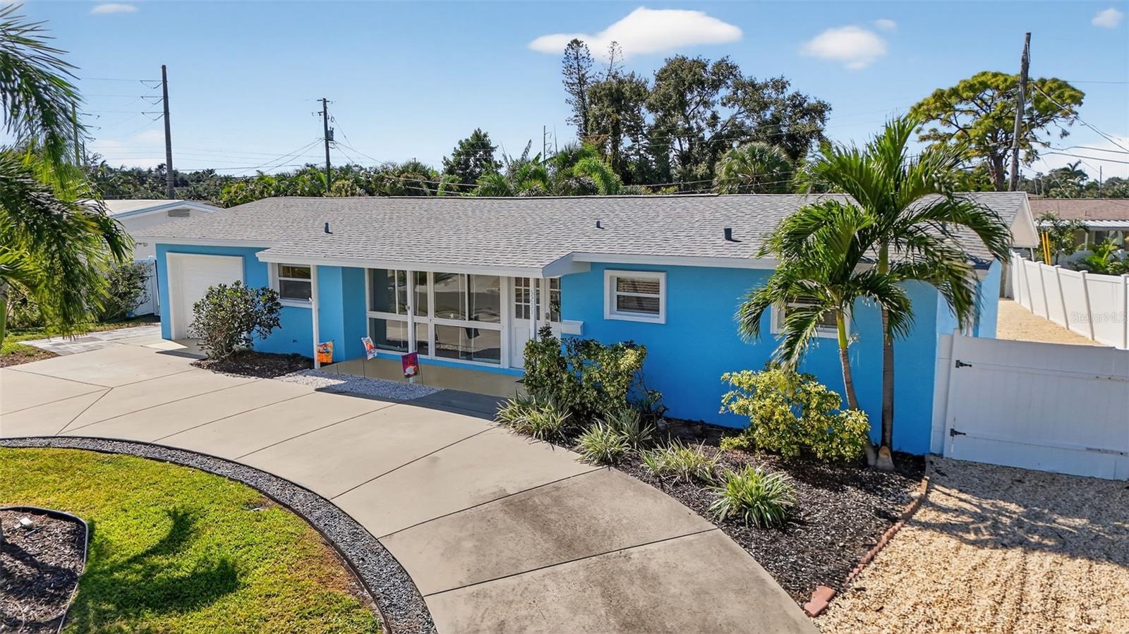 MAXIMO MOORINGS - Residential