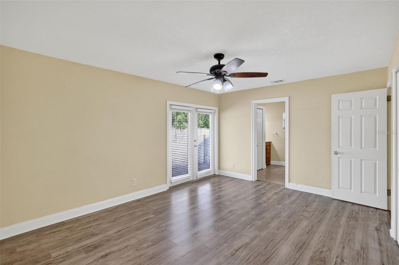 MAXIMO MOORINGS - Residential