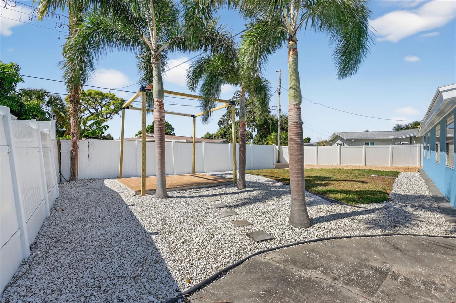 MAXIMO MOORINGS - Residential