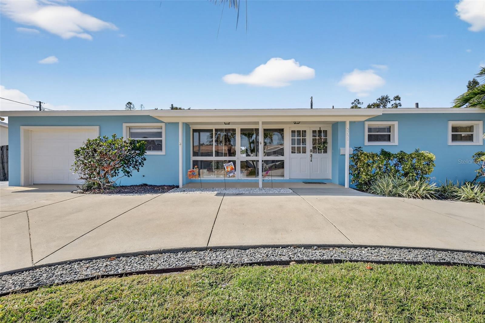 MAXIMO MOORINGS - Residential