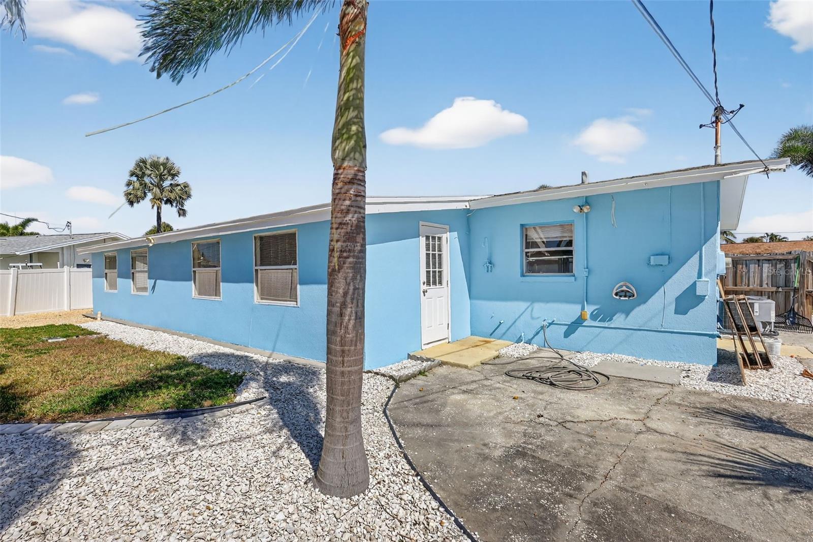 MAXIMO MOORINGS - Residential