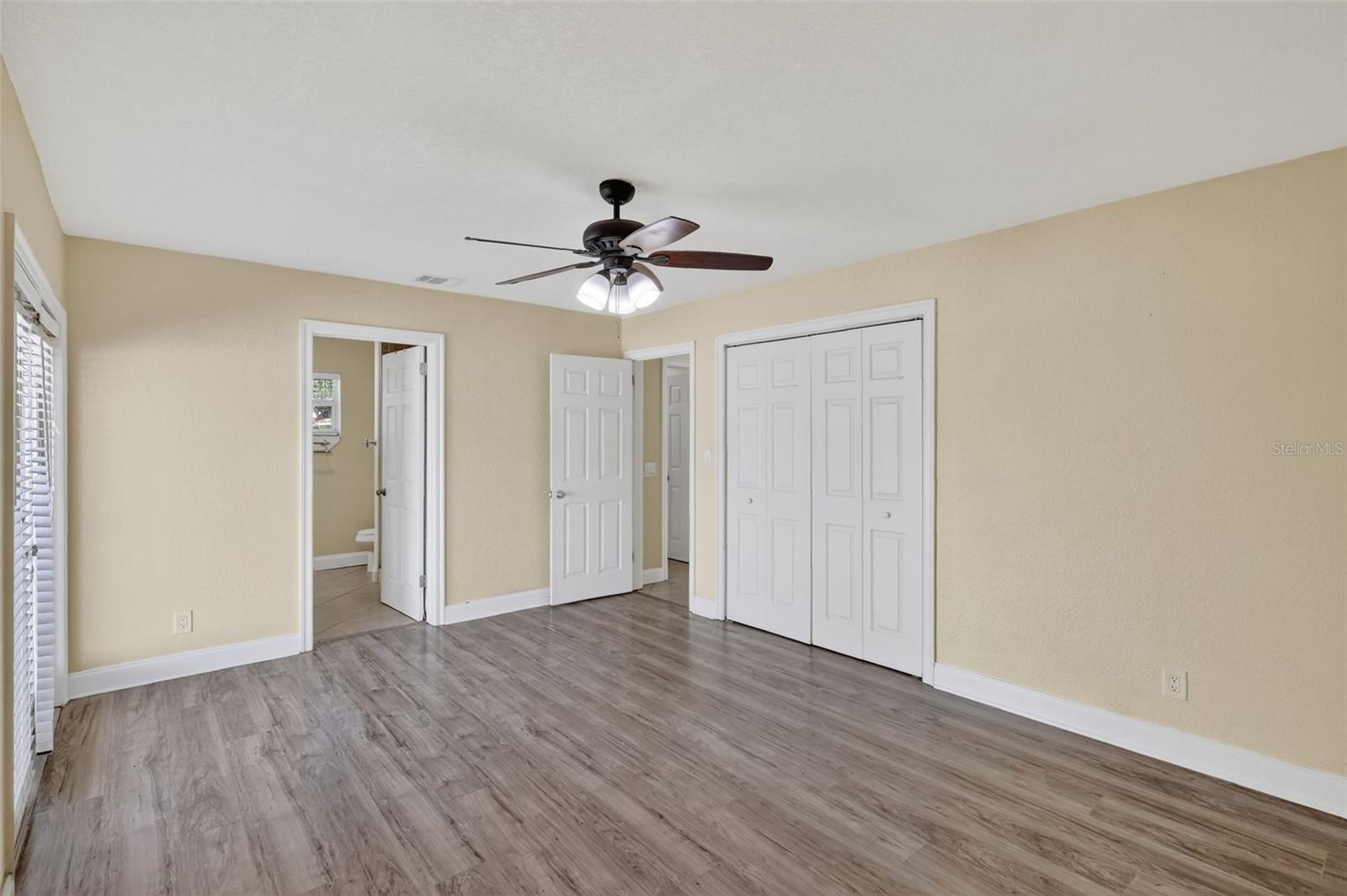 MAXIMO MOORINGS - Residential