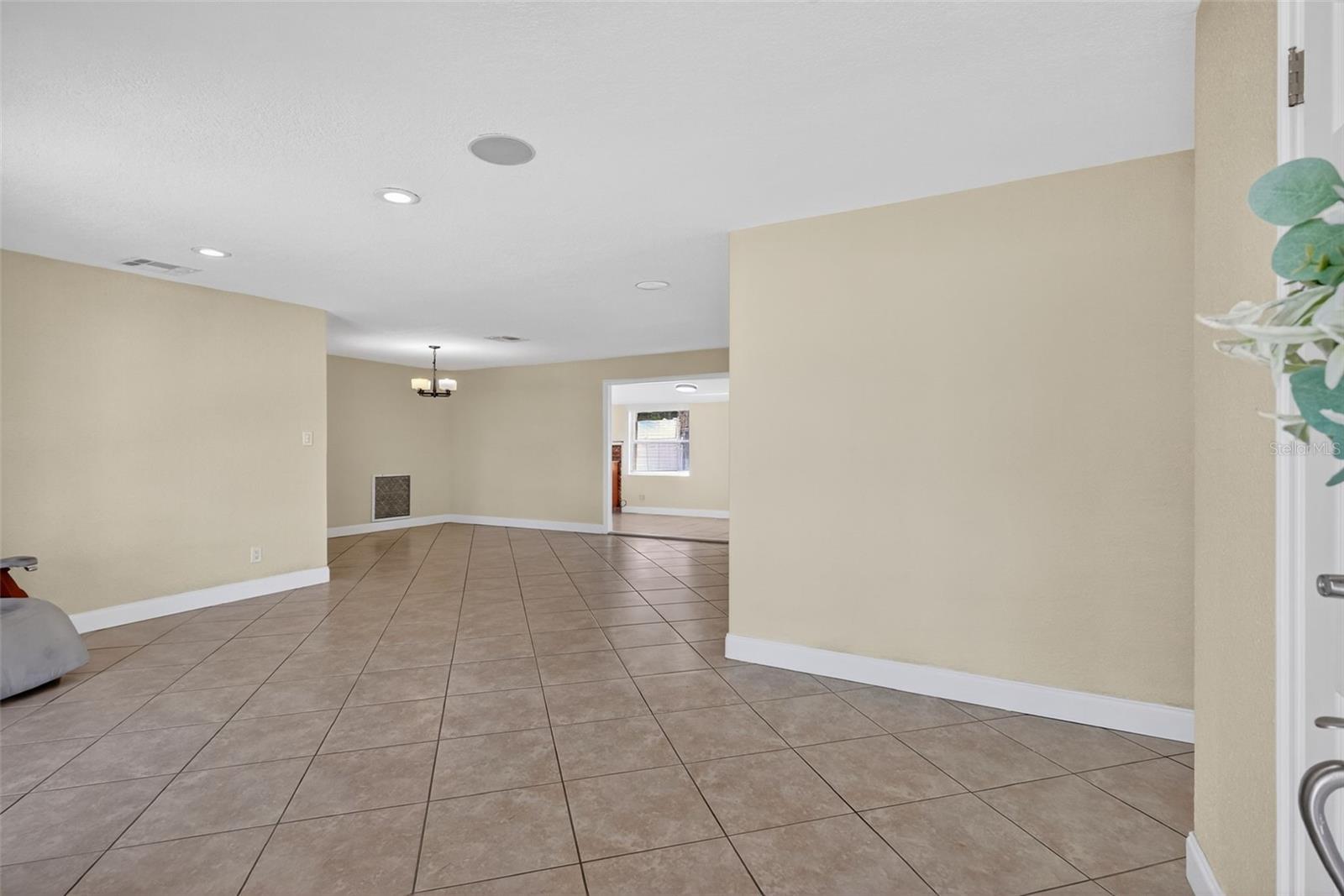 MAXIMO MOORINGS - Residential