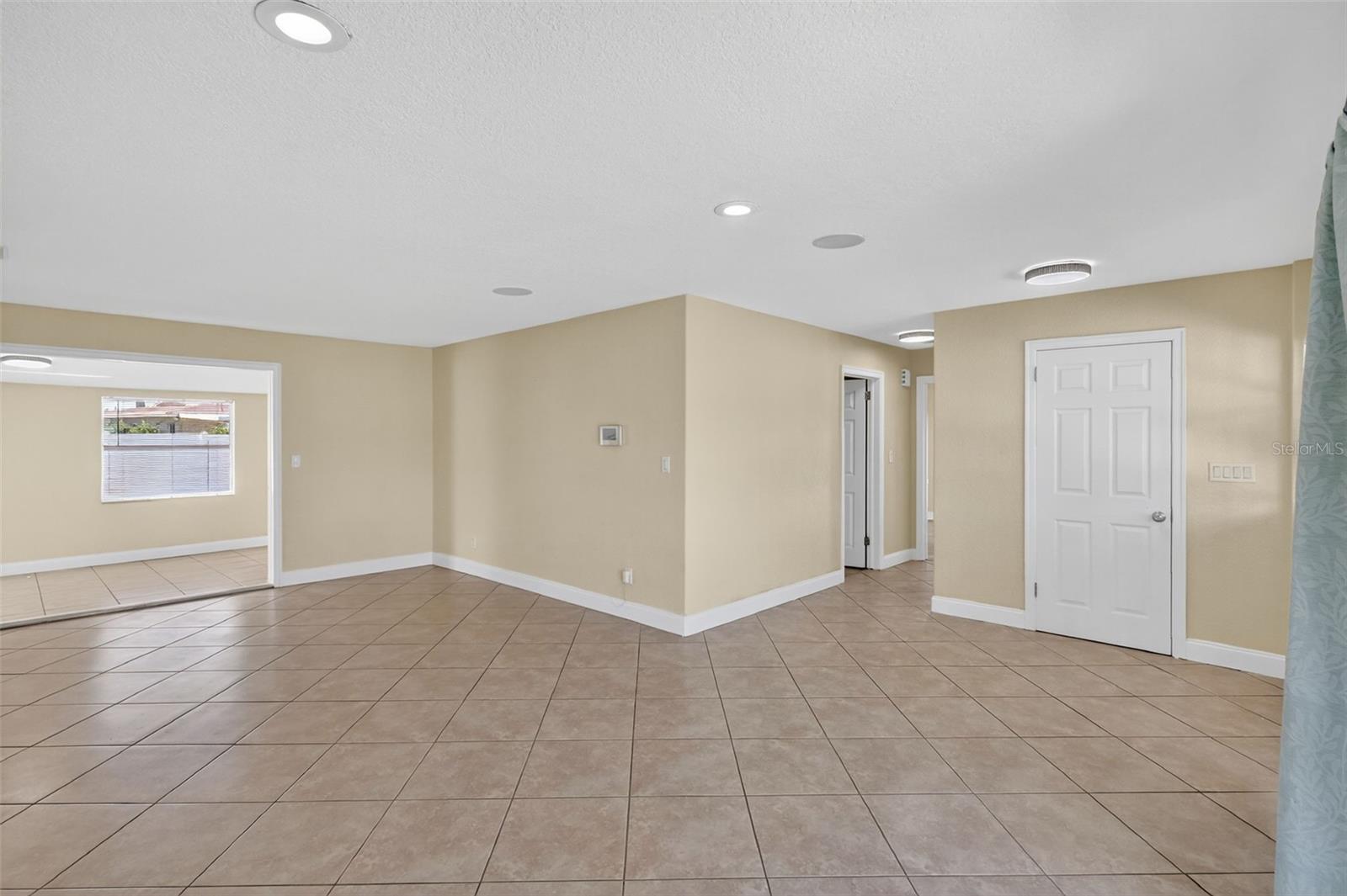 MAXIMO MOORINGS - Residential