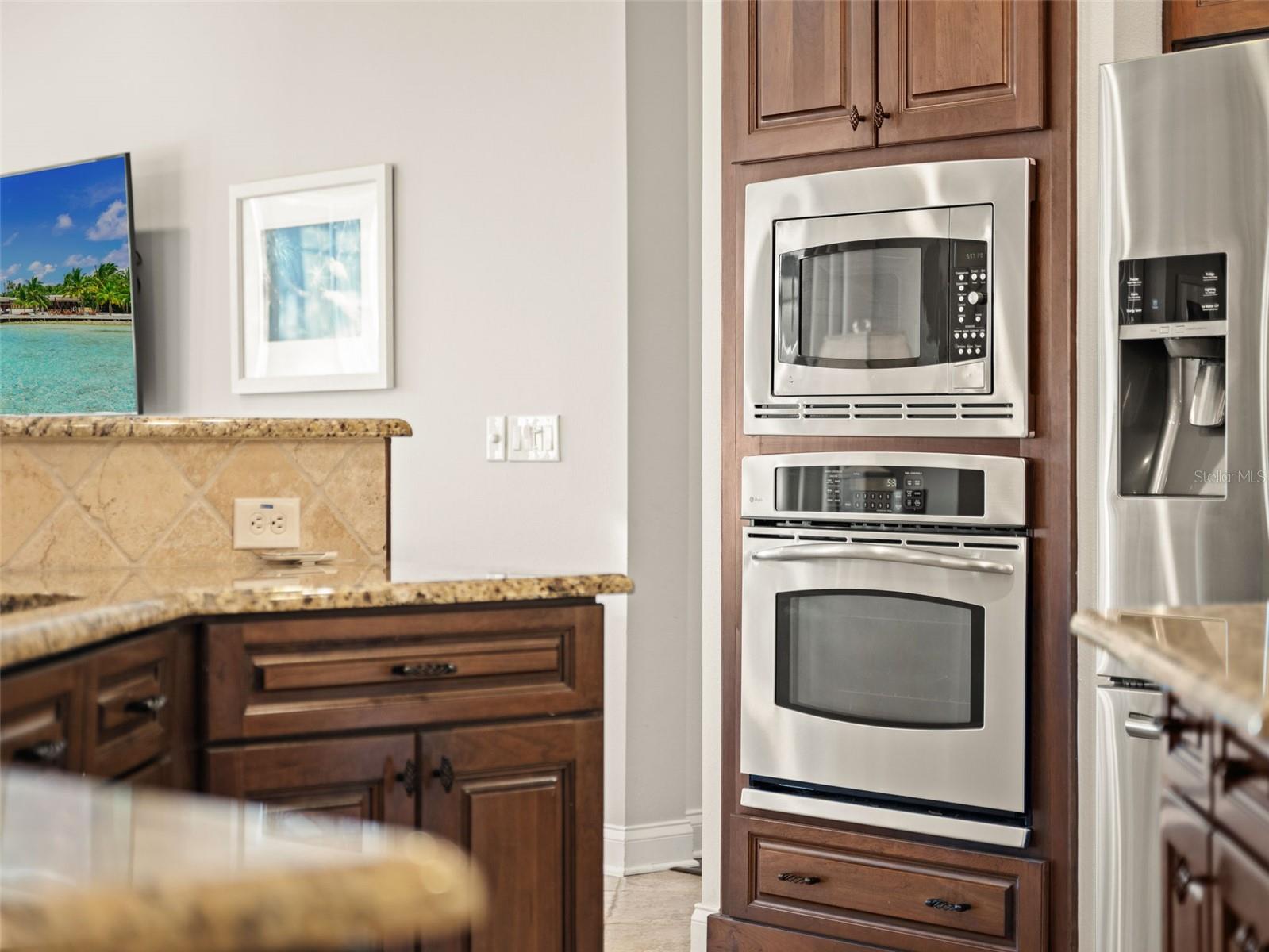 HEATHROW COUNTRY ESTATE - Residential