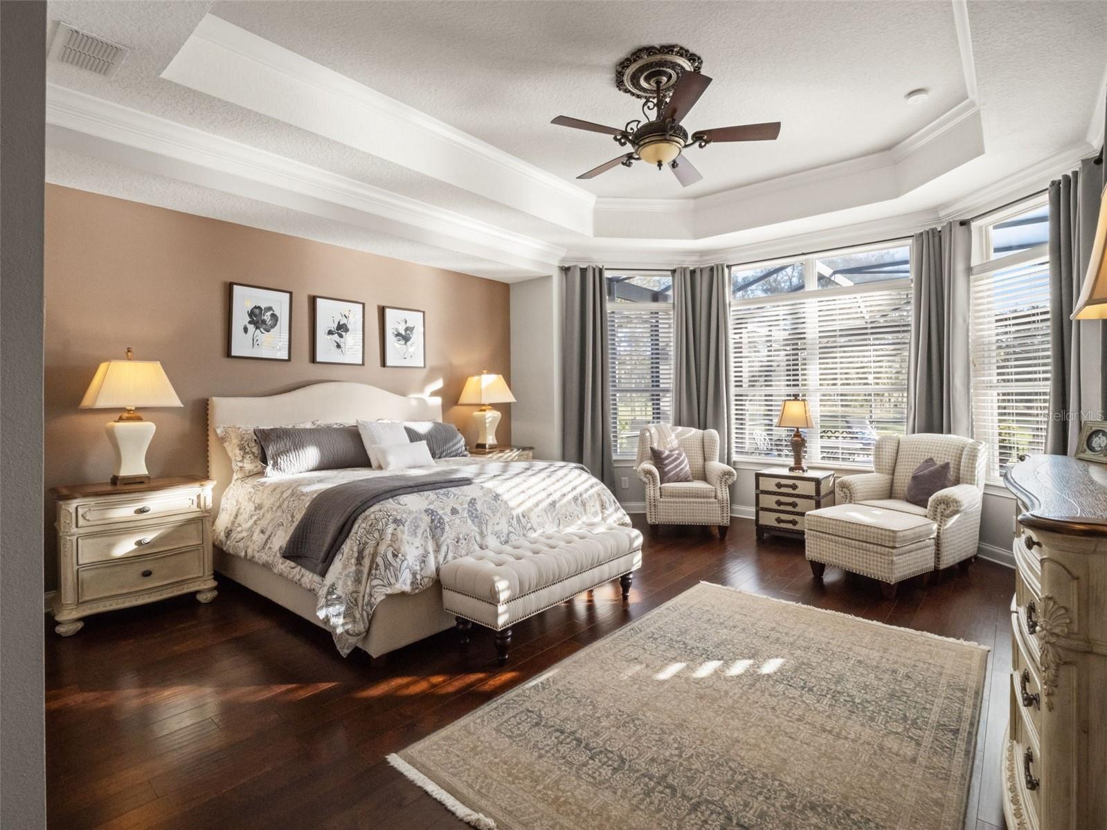 HEATHROW COUNTRY ESTATE - Residential