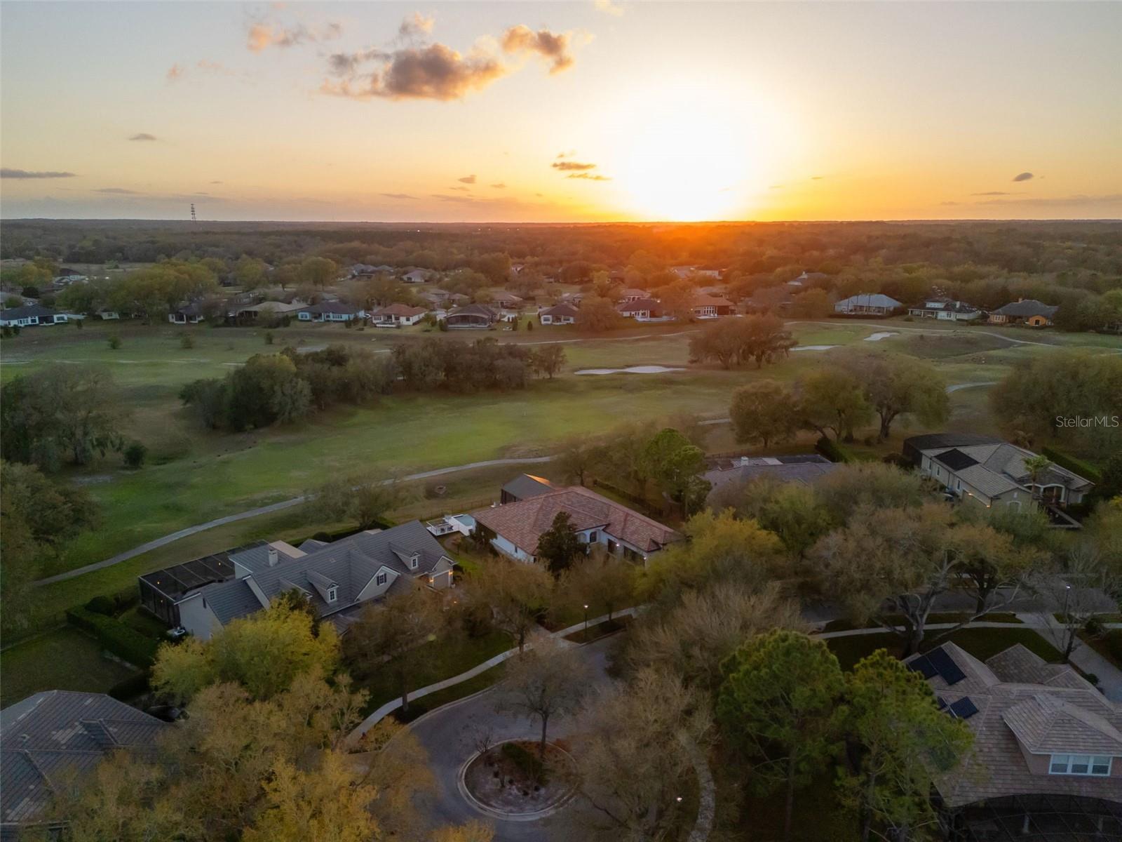 HEATHROW COUNTRY ESTATE - Residential
