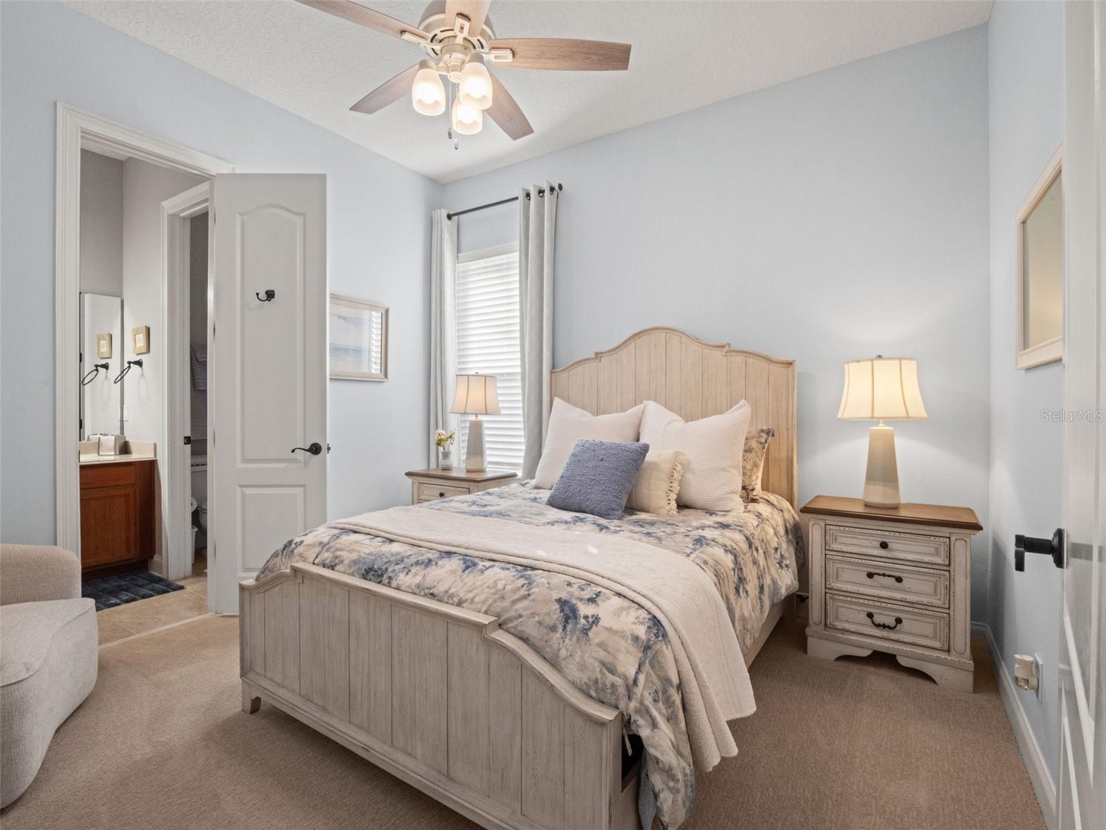 HEATHROW COUNTRY ESTATE - Residential