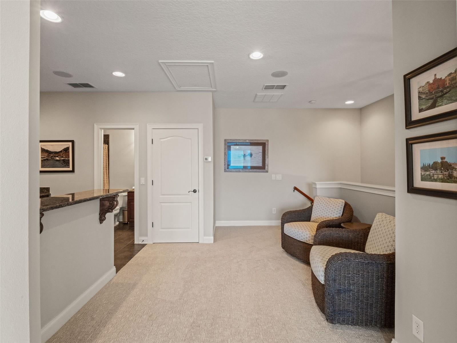 HEATHROW COUNTRY ESTATE - Residential