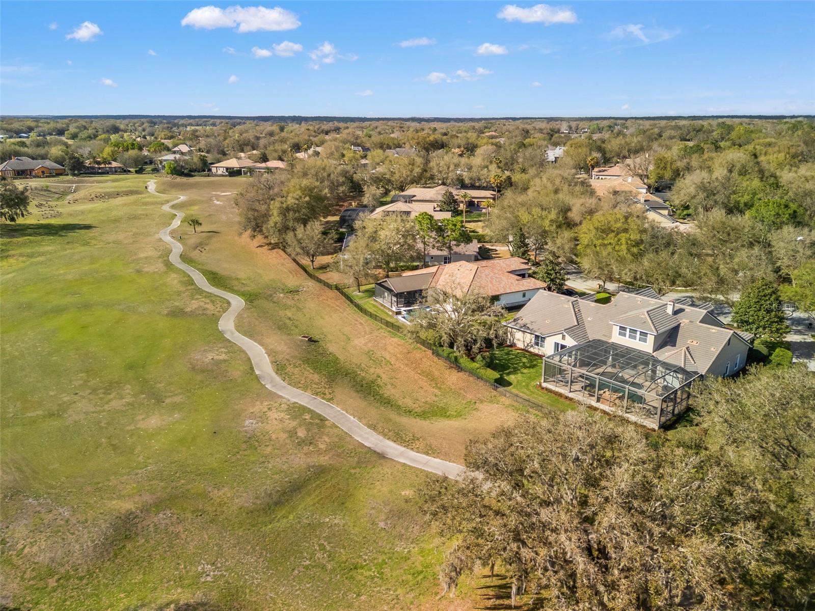 HEATHROW COUNTRY ESTATE - Residential