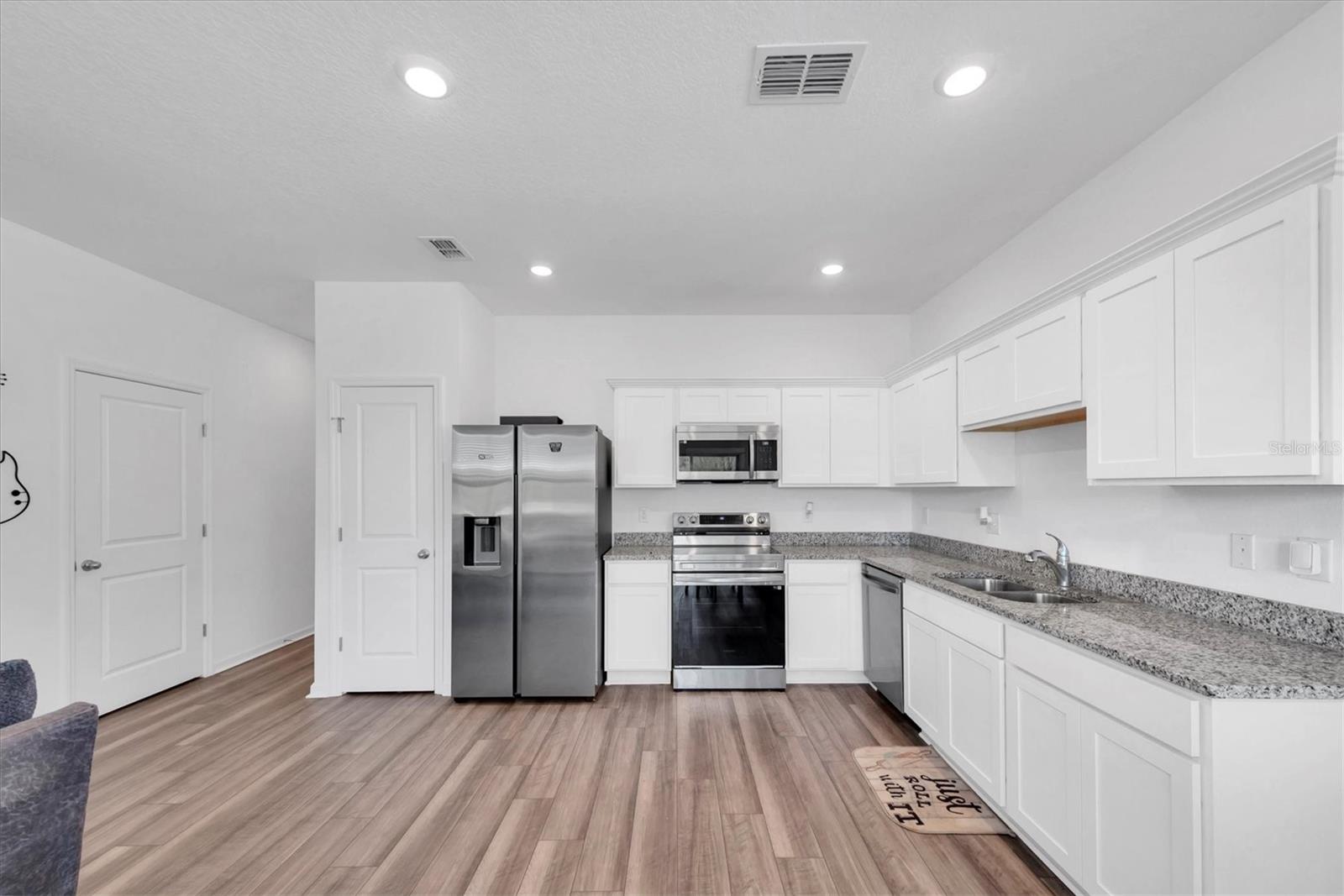 DUG CRK TWNHMS - Residential