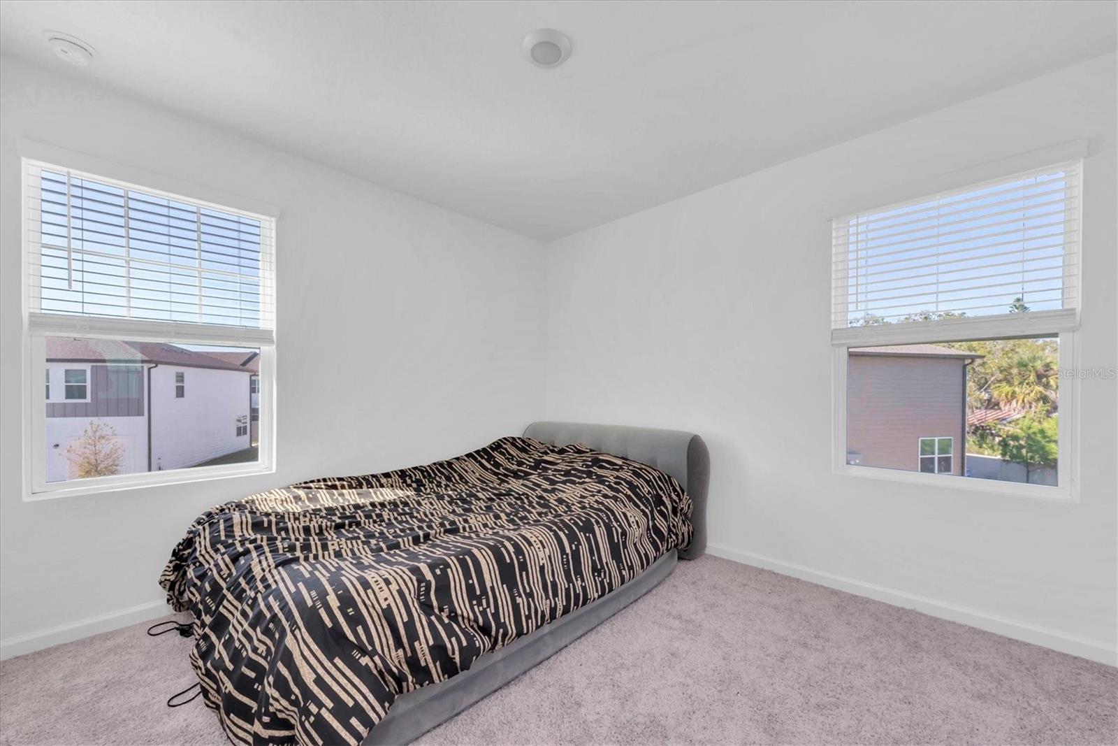 DUG CRK TWNHMS - Residential