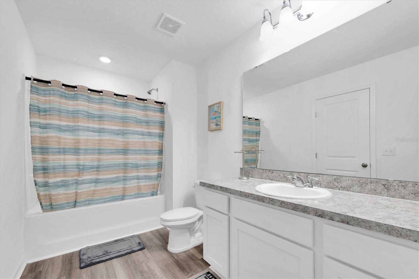 DUG CRK TWNHMS - Residential