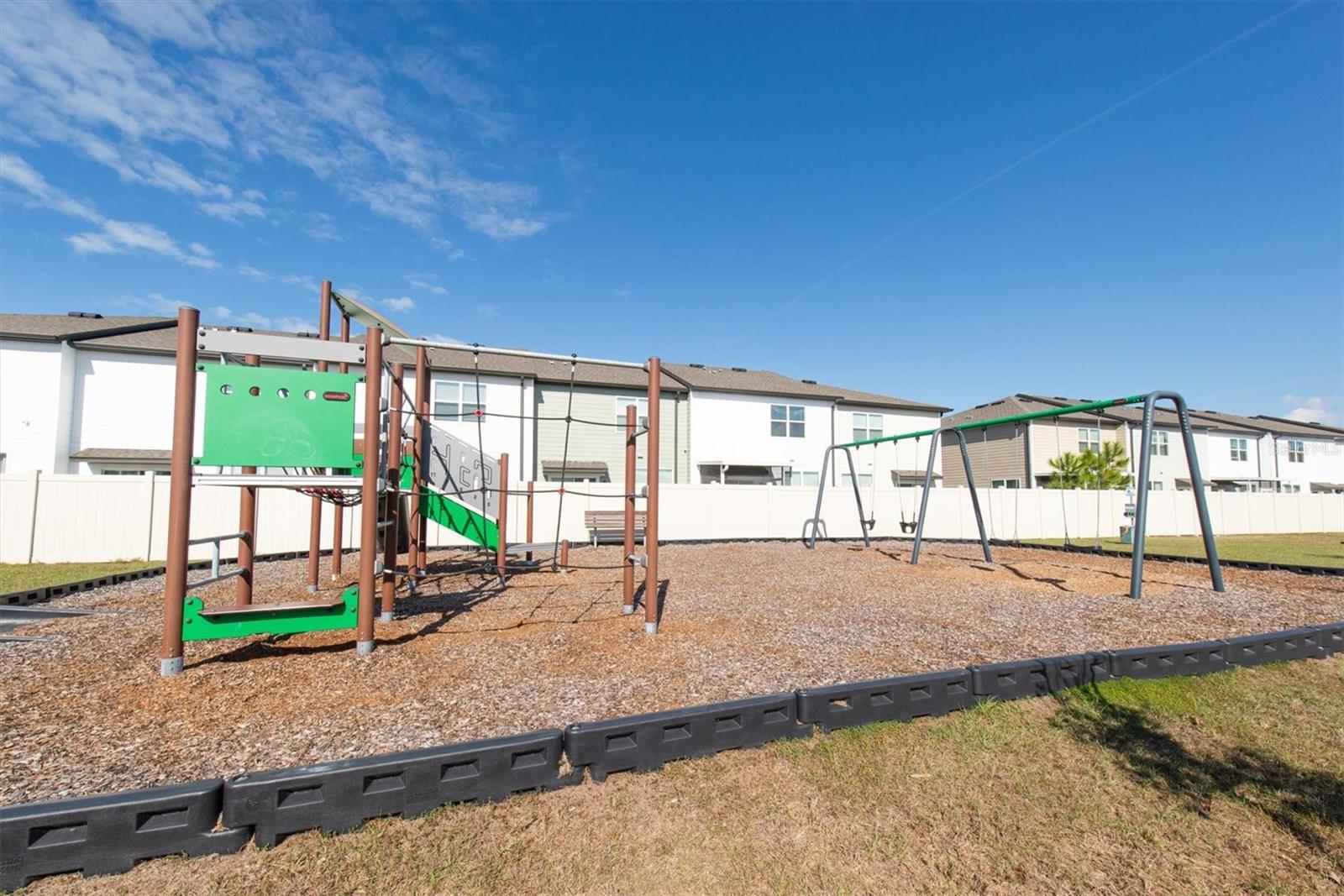 DUG CRK TWNHMS - Residential