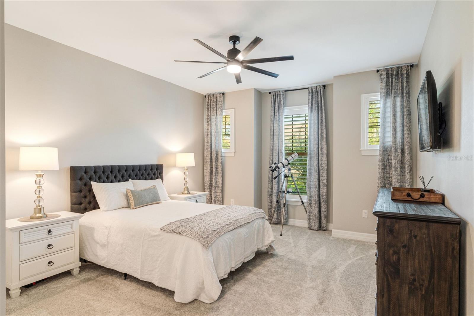 ISLANDWALK/THE WEST VLGS PH 8 - Residential