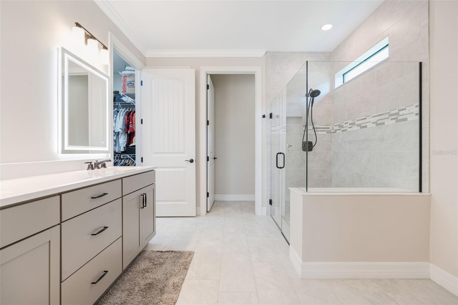 ISLANDWALK/THE WEST VLGS PH 8 - Residential