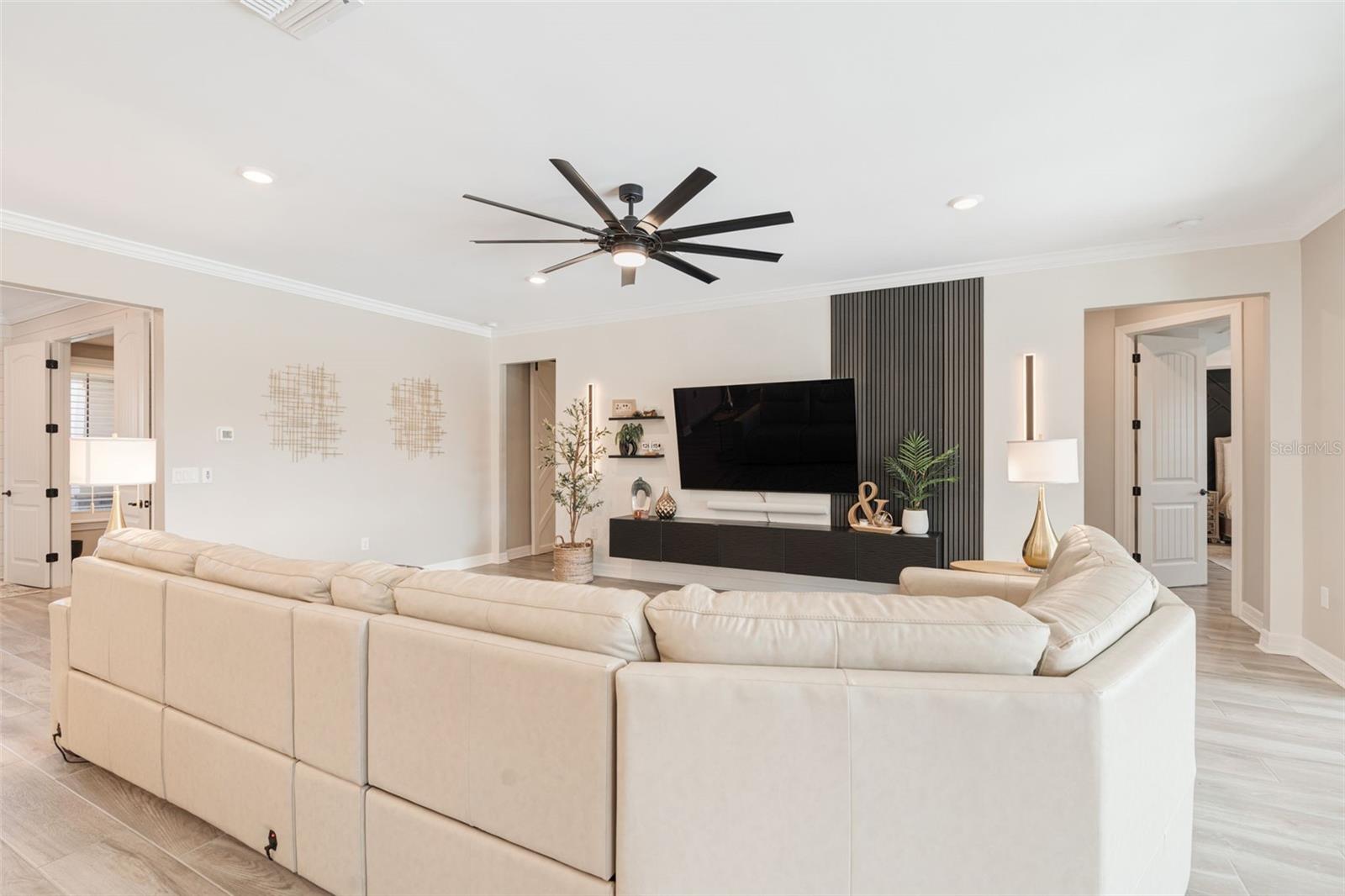 ISLANDWALK/THE WEST VLGS PH 8 - Residential