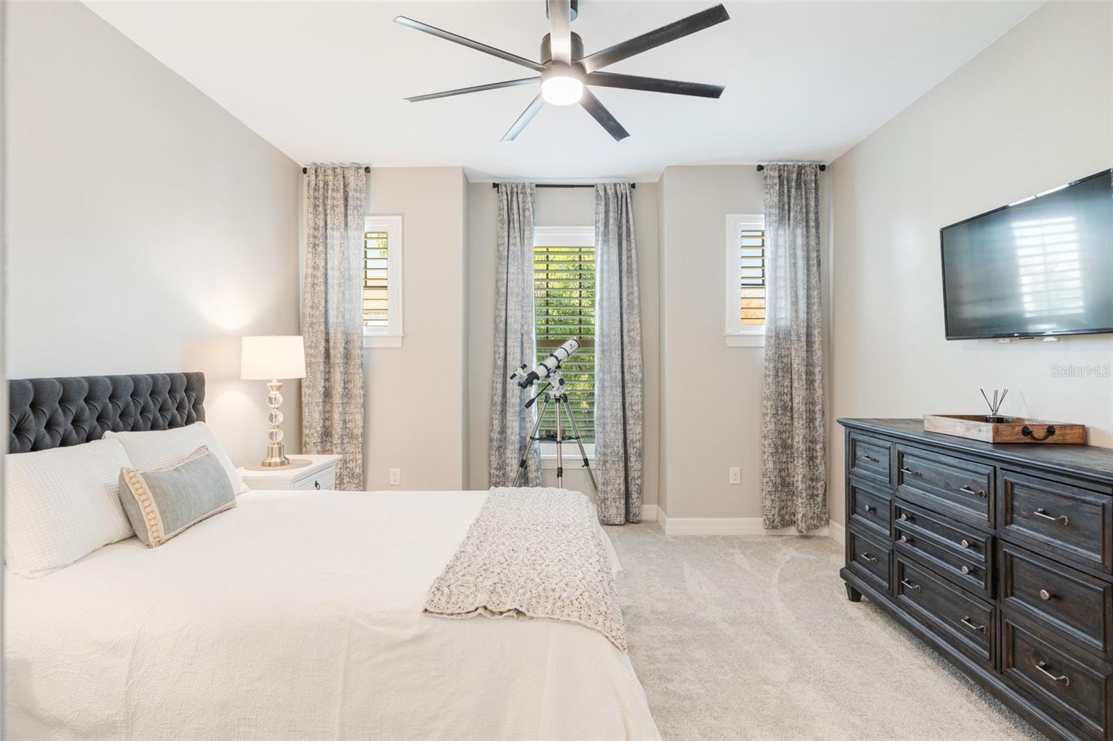 ISLANDWALK/THE WEST VLGS PH 8 - Residential