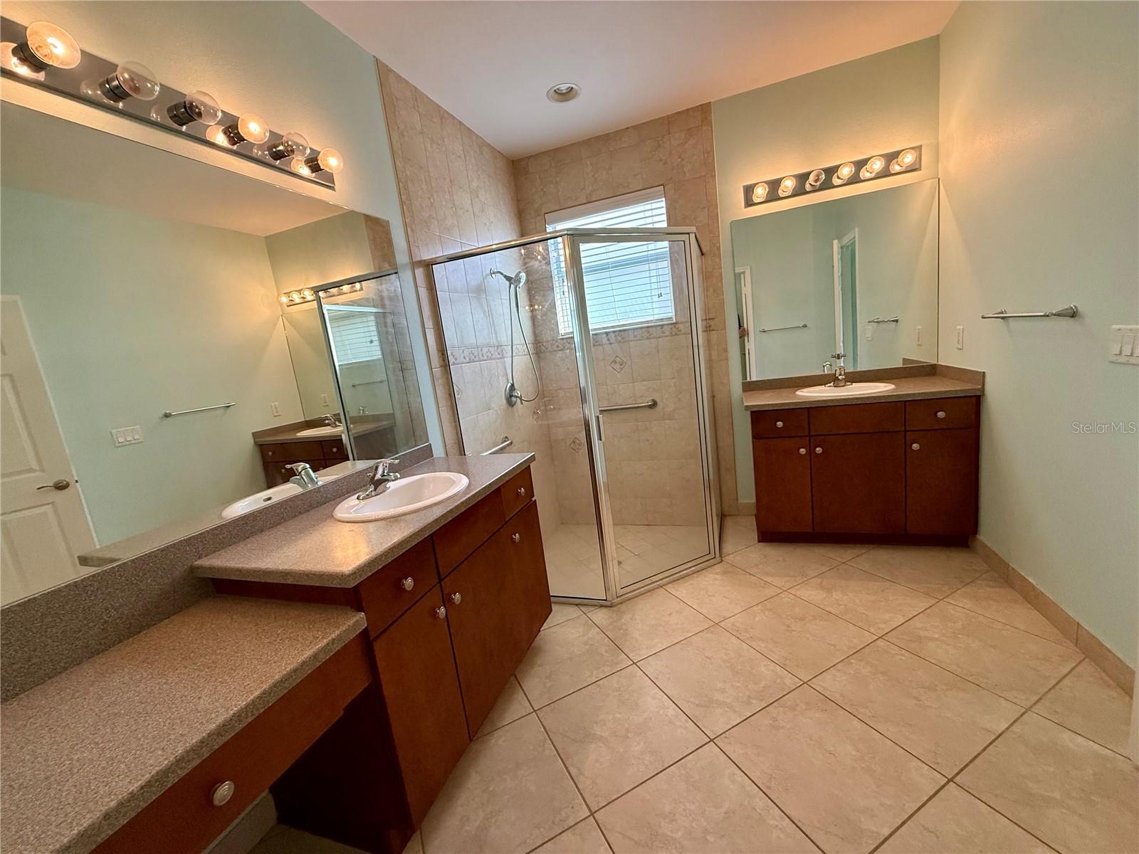 VALENCIA LAKES TR MM PH - Residential