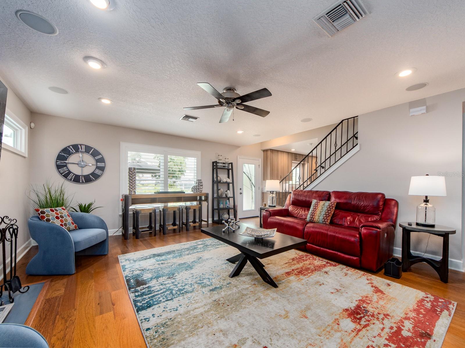 GRAND BAY SUB - Residential Lease