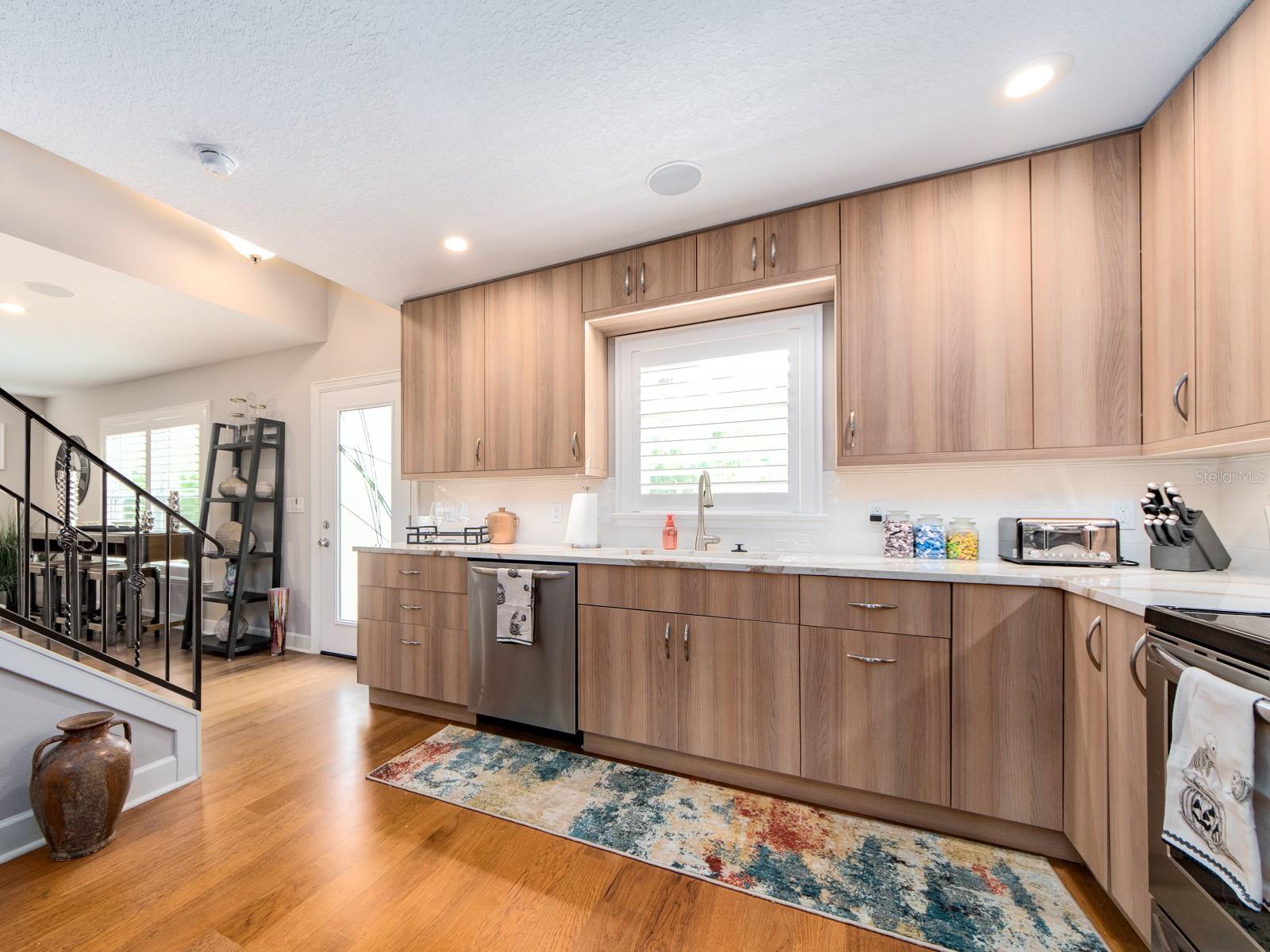 GRAND BAY SUB - Residential Lease