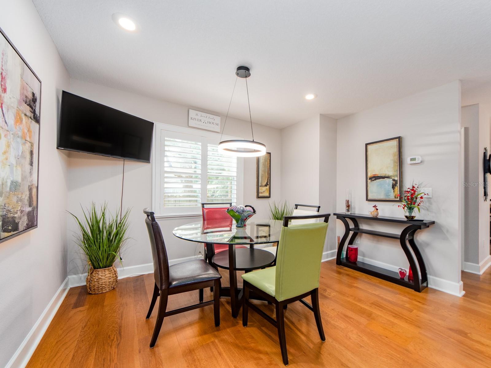 GRAND BAY SUB - Residential Lease
