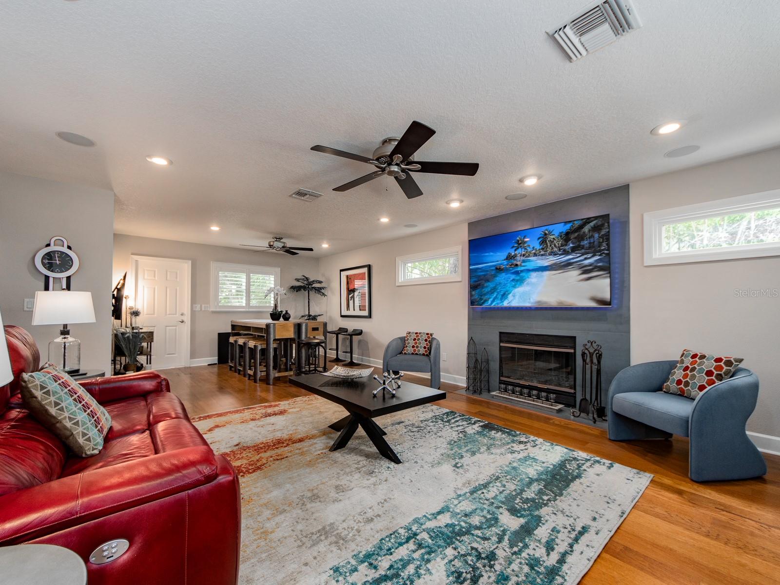 GRAND BAY SUB - Residential Lease