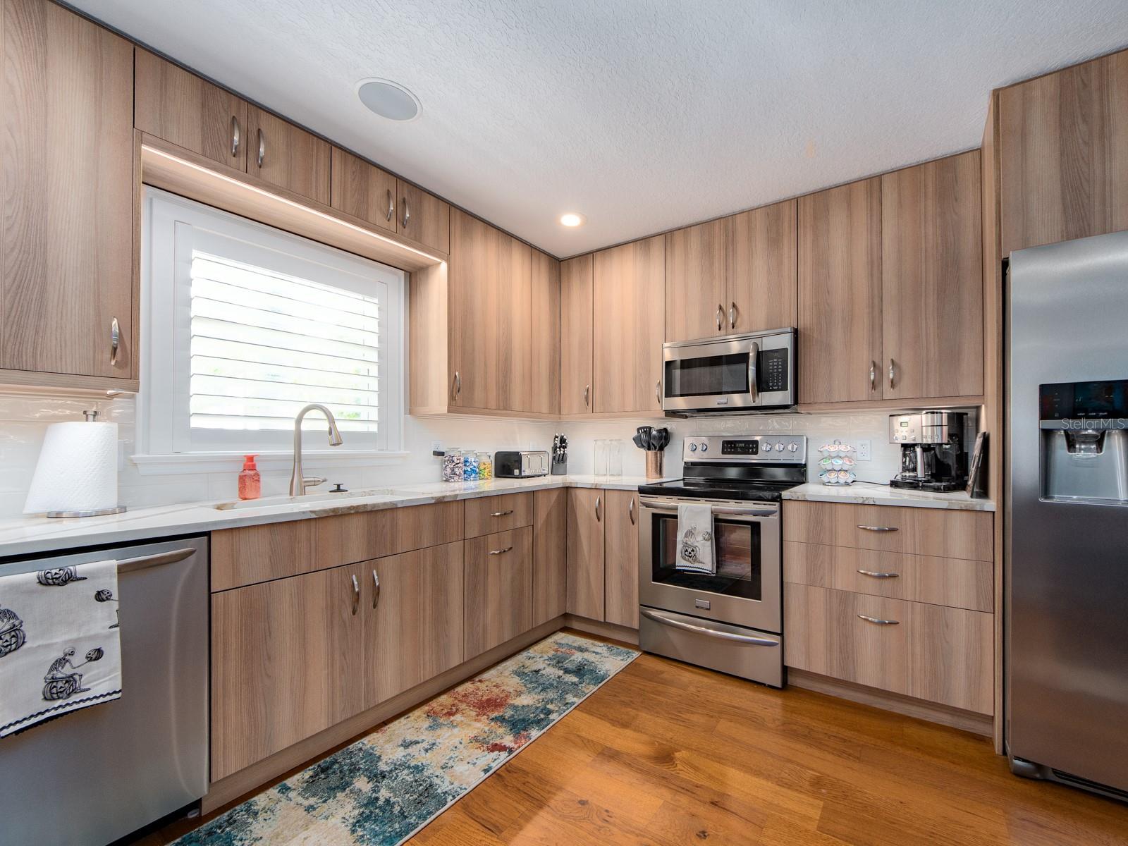 GRAND BAY SUB - Residential Lease